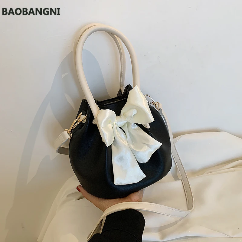 Лятна текстура малка прясна чанта нов копринен шал с лък дамски дизайнерски модерна чанта-месинджър с едно рамо5
