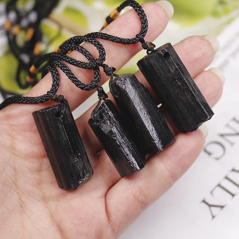 Черно турмалиновый висулка във формата на колони от необработени камъни, колие от естествен камък, украшения, кристали, Дебела черна енергия на изцеление, бижута подарък2